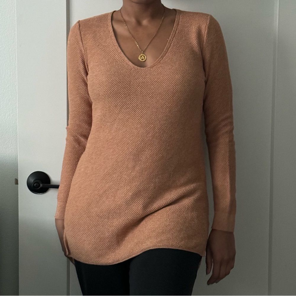 Old Navy Camel Women’s Size M V-neck Tunic Sweater